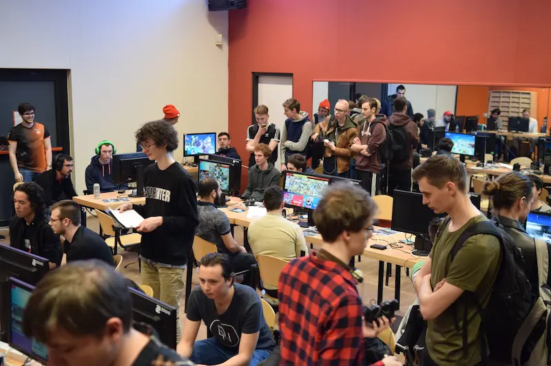 een Nederlands smash toernooi